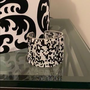 Black and white beaded bracelet
